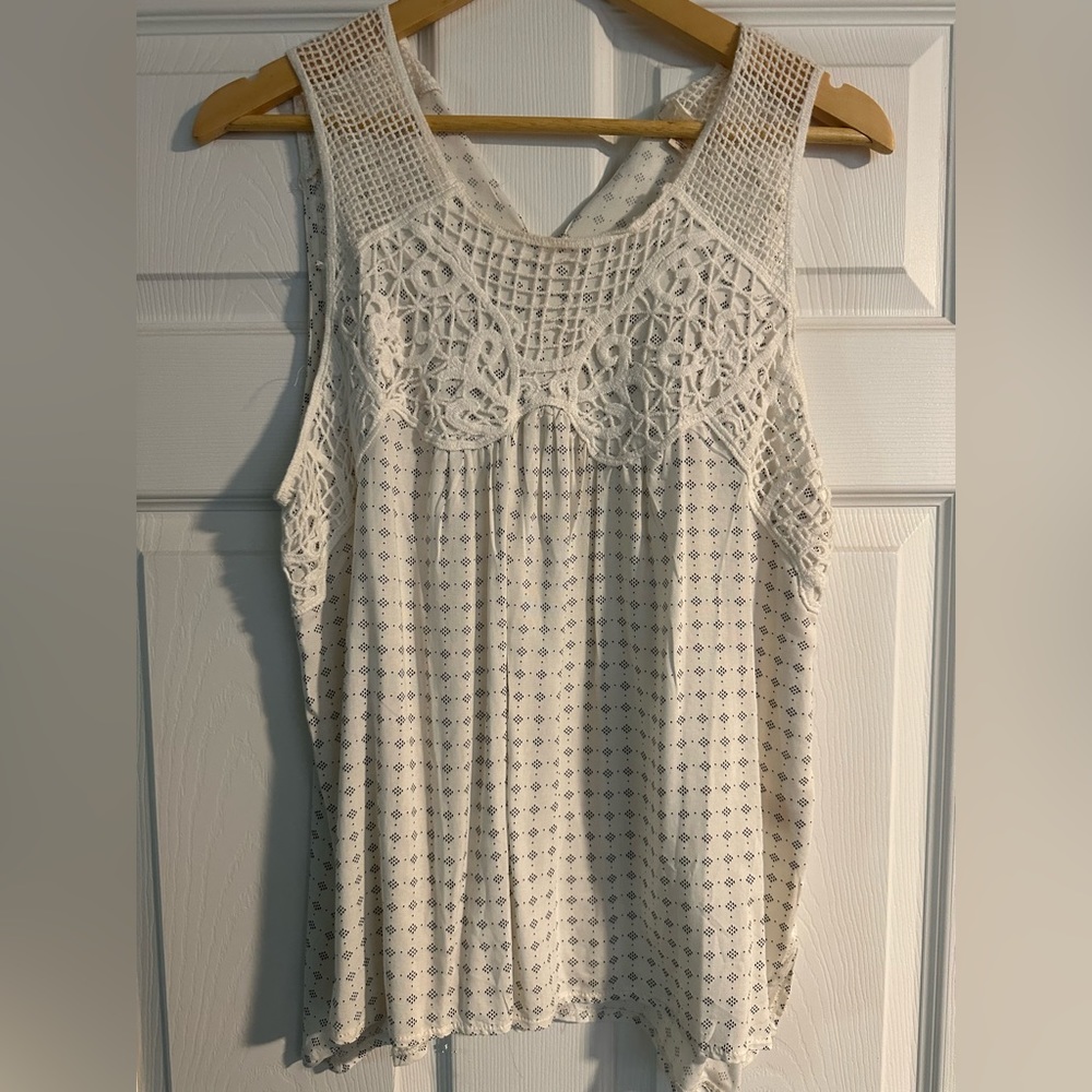 Sleeveless cream tank with crochet detail